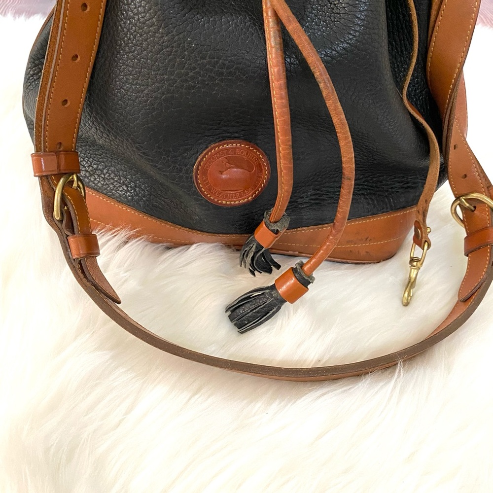 Dooney & Bourke | Vintage Classic Bucket Bag - Picture 5 of 11